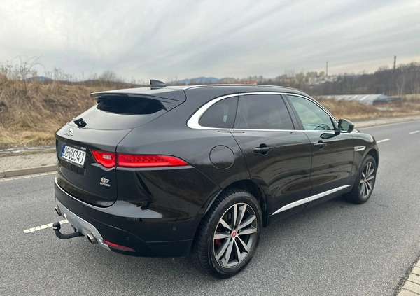 Jaguar F-Pace cena 110000 przebieg: 177000, rok produkcji 2017 z Wałbrzych małe 46